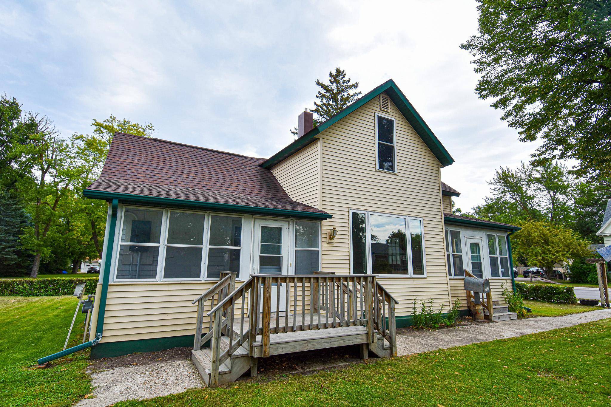 621 1st ST E, Thief River Falls, MN 56701