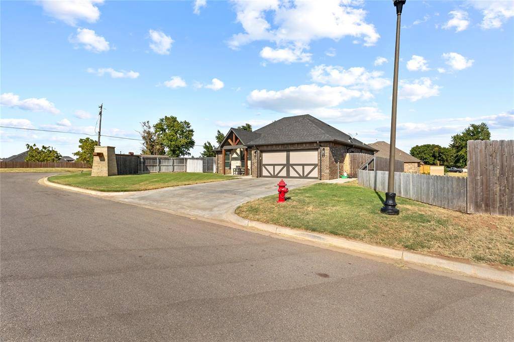 2812 Landrun, Weatherford, OK 73096
