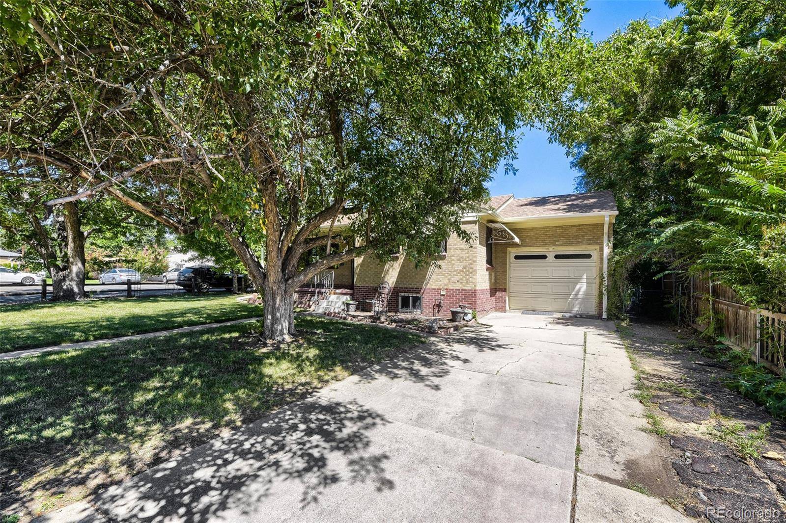 8085 W 10th AVE, Lakewood, CO 80214
