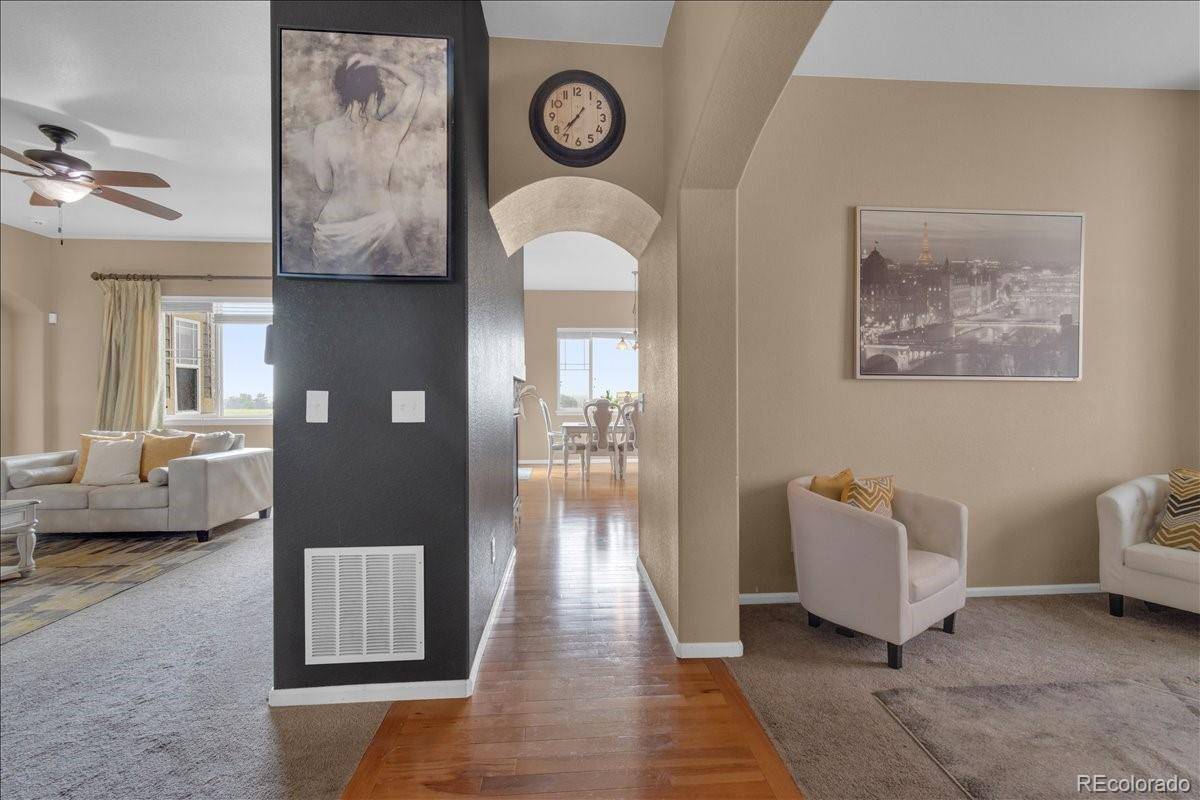 413 N De Gaulle CT, Aurora, CO 80018