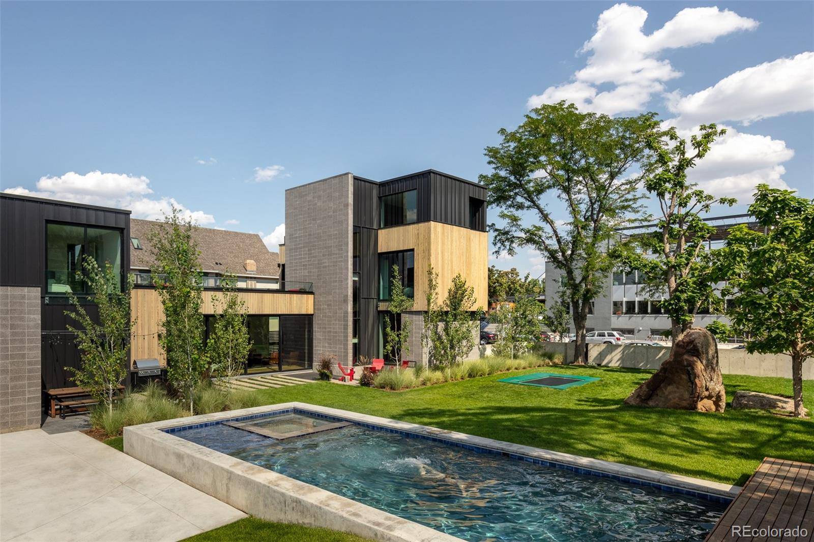 3011 Lawrence ST, Denver, CO 80205