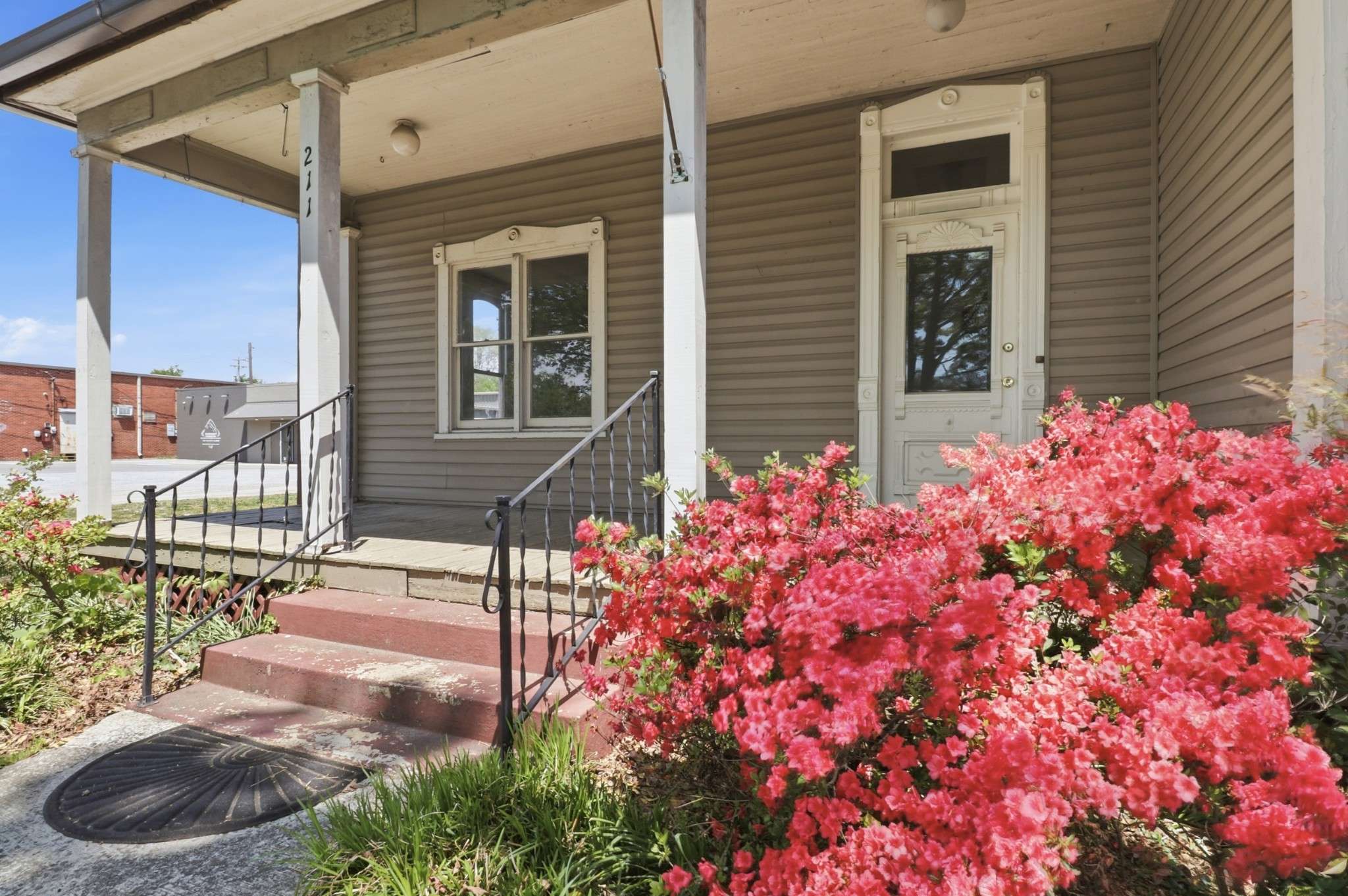 211 SE Atlantic St, Tullahoma, TN 37388