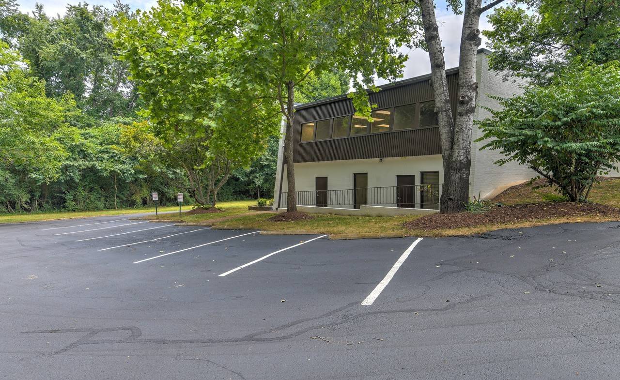 125 Enon Springs Rd #E, Smyrna, TN 37167