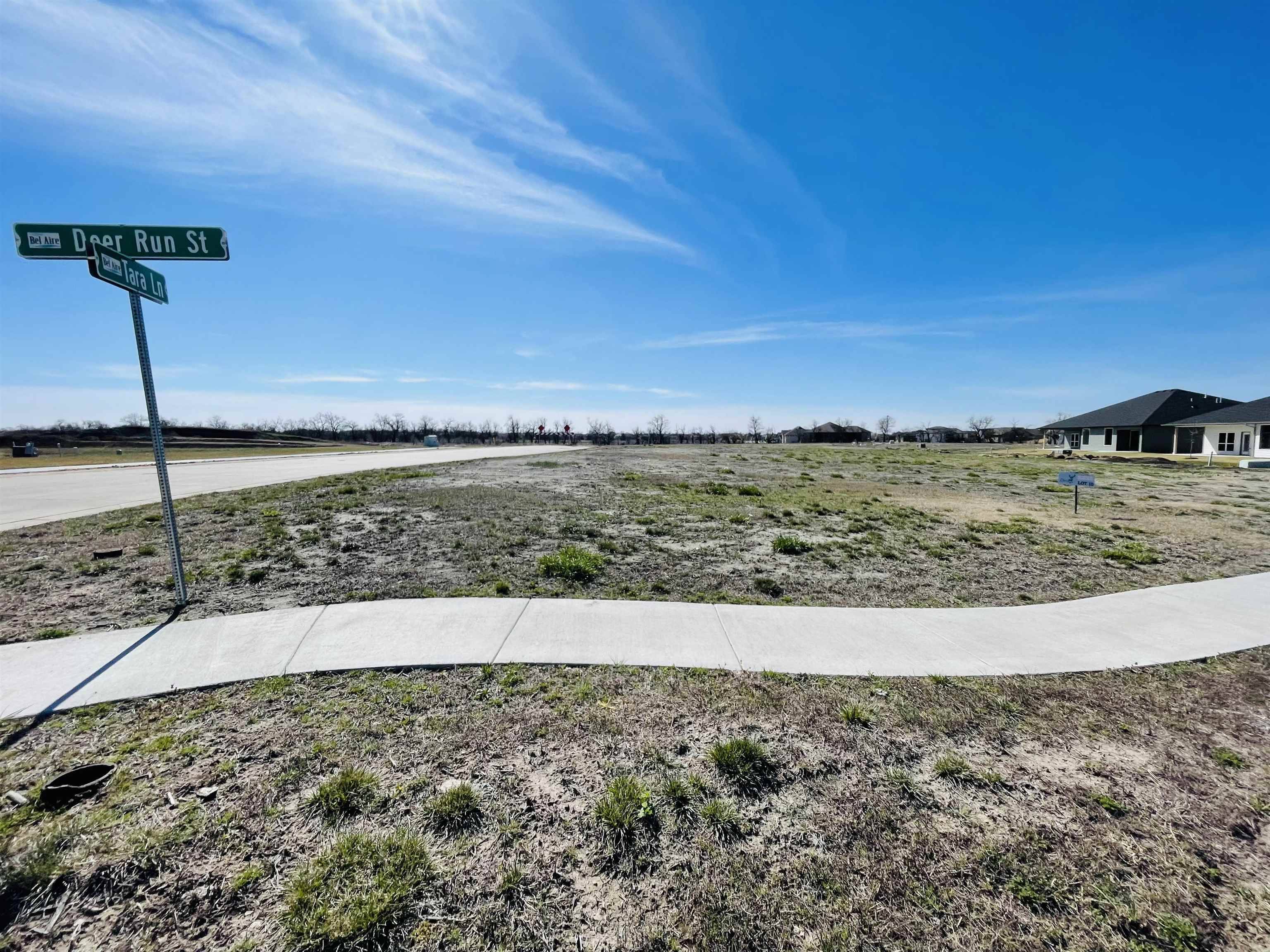 5151 N Tara Lane, Bel Aire, KS 67226