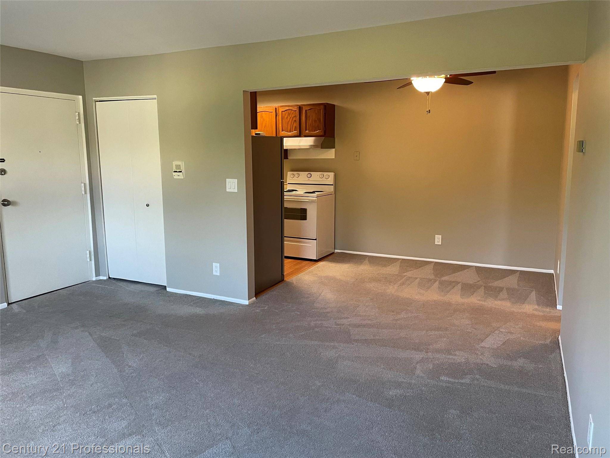 810 Plate ST #205, Rochester, MI 48307