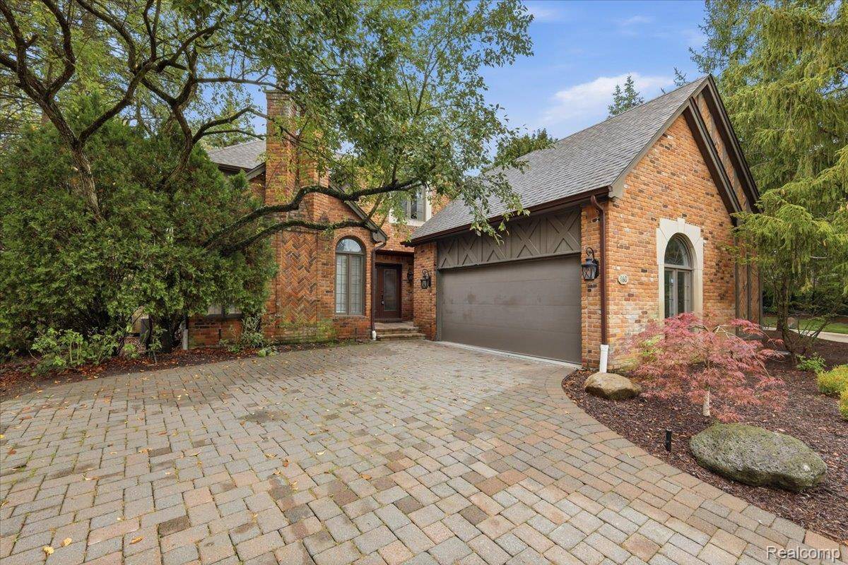 160 Kirkwood CT, Bloomfield Hills, MI 48304