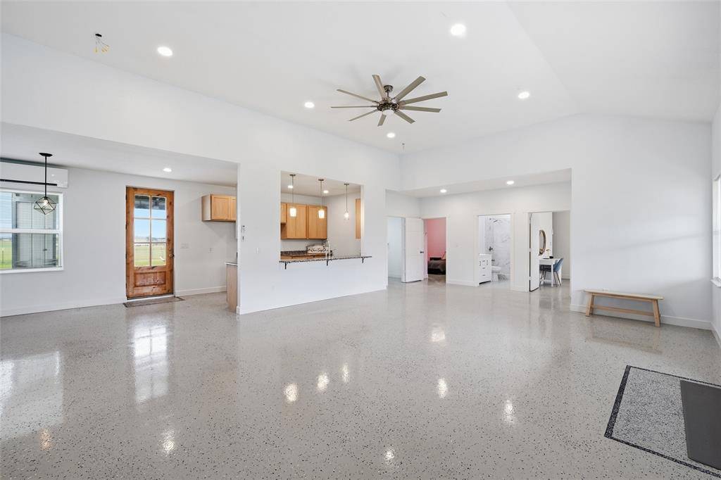 151 Kasberg Road, Leroy, TX 76654