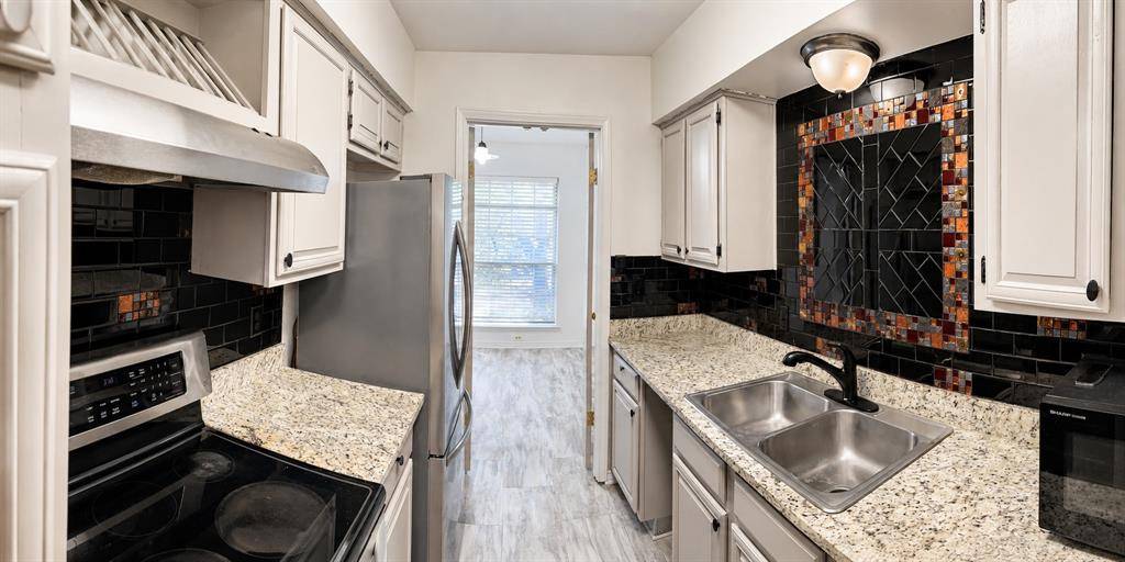 9801 Royal Lane #208, Dallas, TX 75231