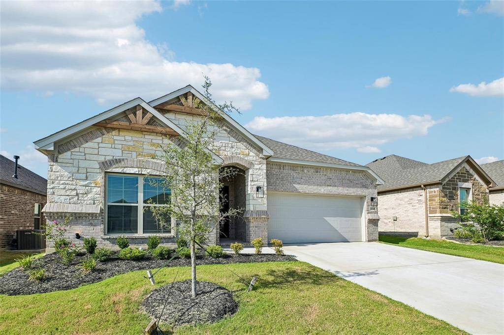 1045 Nighthawk Trail, Alvarado, TX 76009