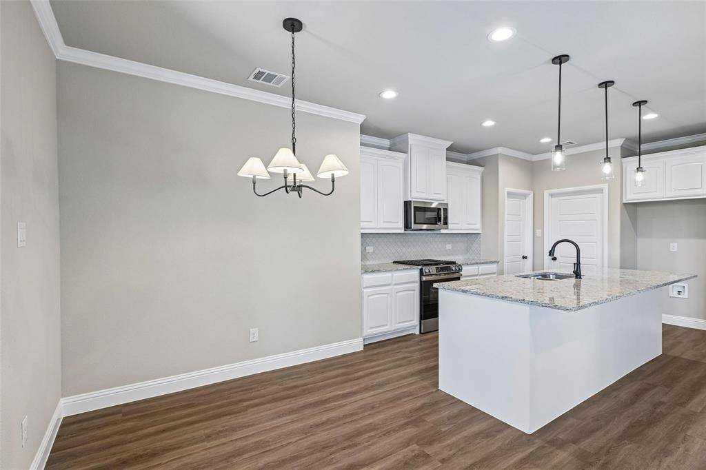 1045 Nighthawk Trail, Alvarado, TX 76009