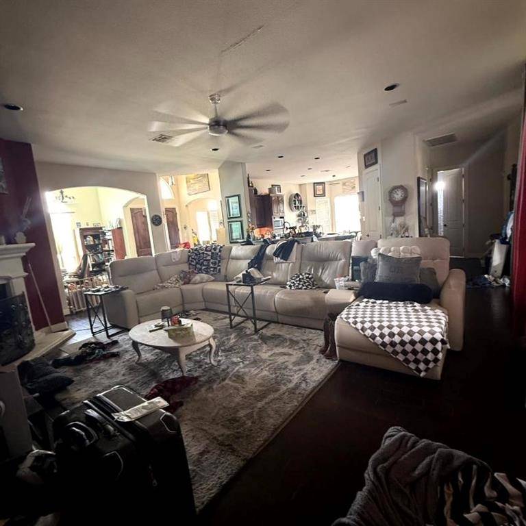 11909 Caddo Creek Drive, Lavon, TX 75166