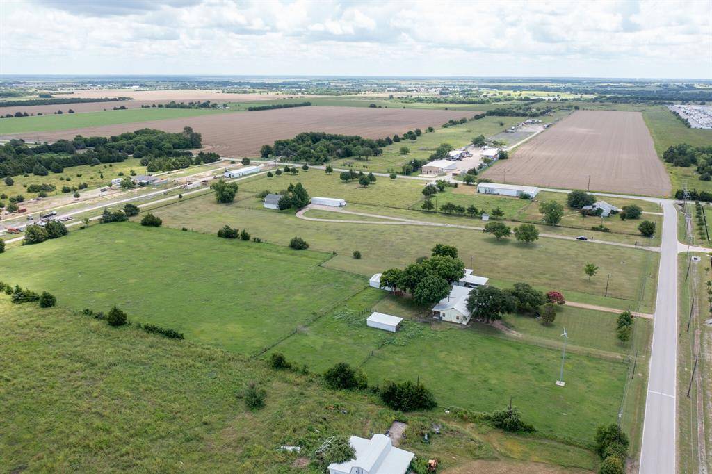 330 S Goode Road, Wilmer, TX 75172