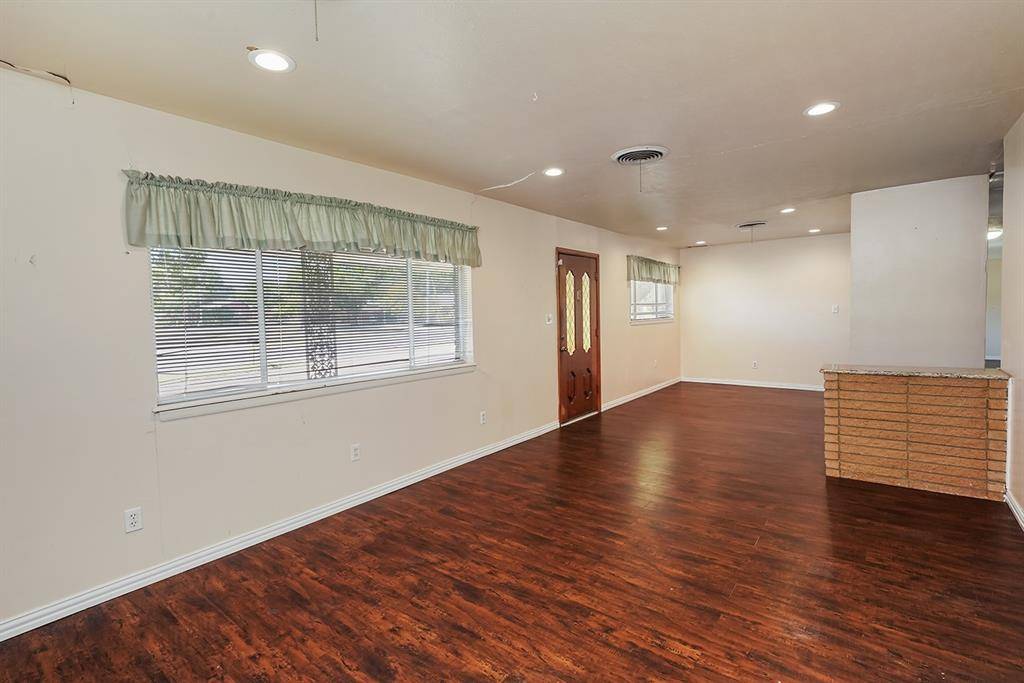 600 E Liberty Street, Pilot Point, TX 76258