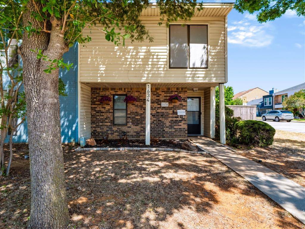 1634 Sonnet Drive, Grapevine, TX 76051