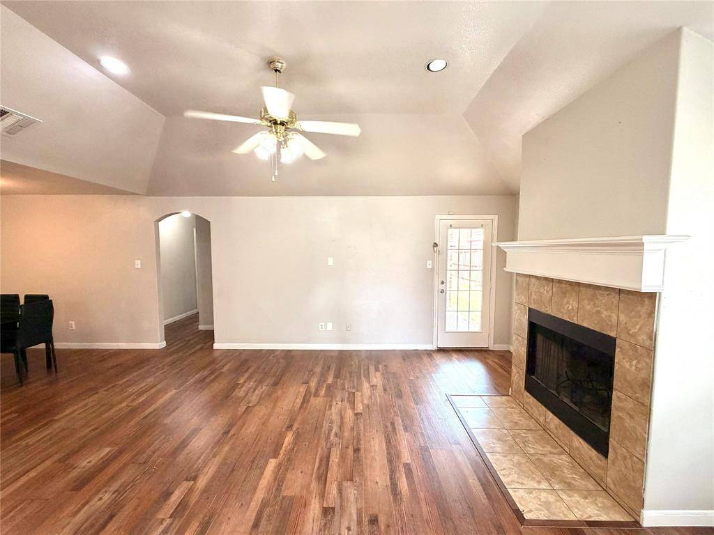 9212 Coral Lane, Fort Worth, TX 76140
