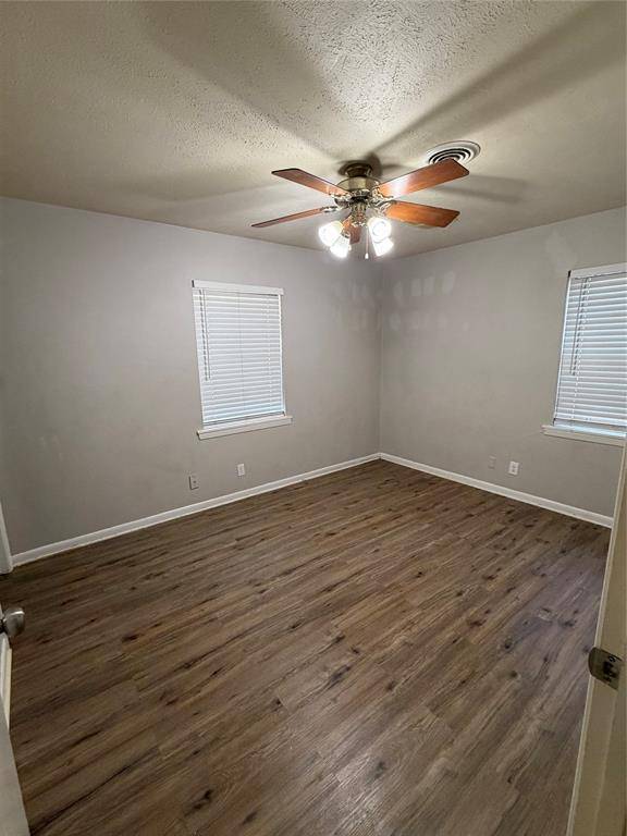 2220 Bella Vista Drive, Paris, TX 75460