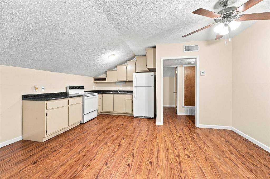 410 W Franklin Street #10, Waxahachie, TX 75165