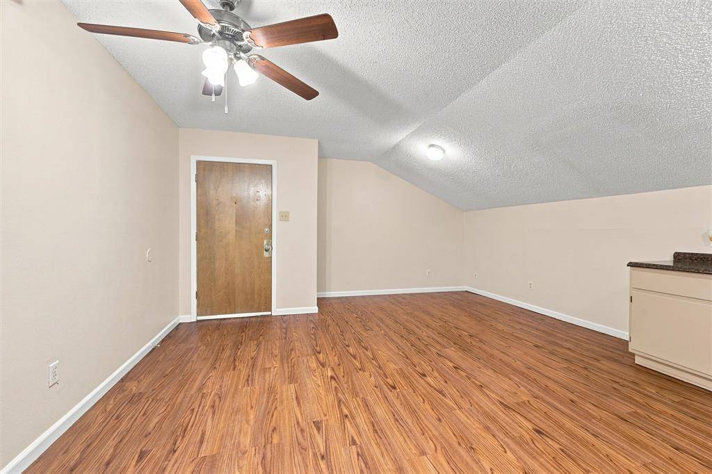 410 W Franklin Street #10, Waxahachie, TX 75165