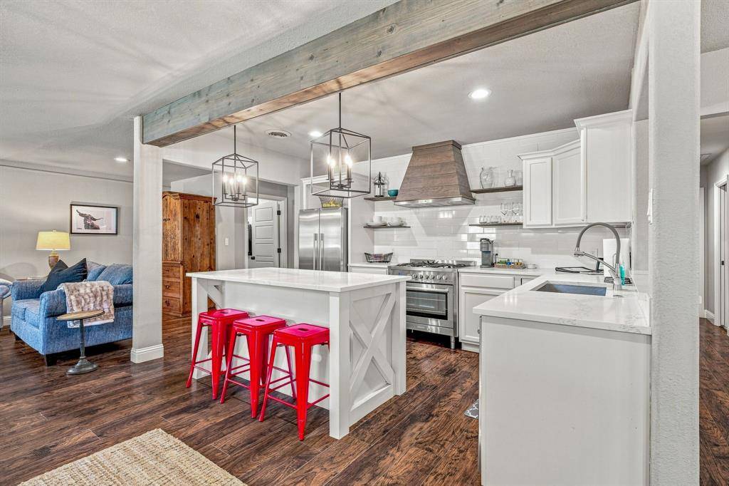 5881 Tracyne Drive, Westworth Village, TX 76114