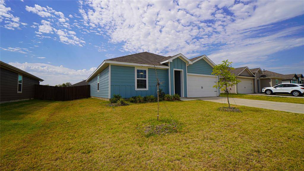 211 Wrought Iron Drive, Nevada, TX 75173