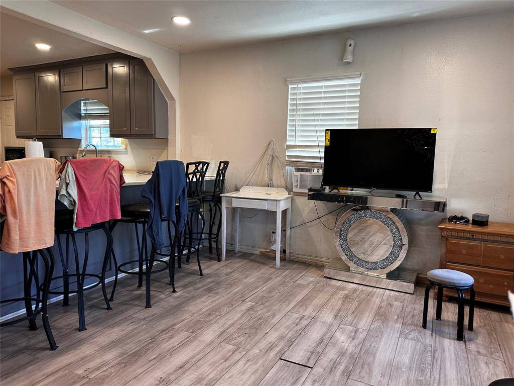1400 E Cantey, Fort Worth, TX 76104