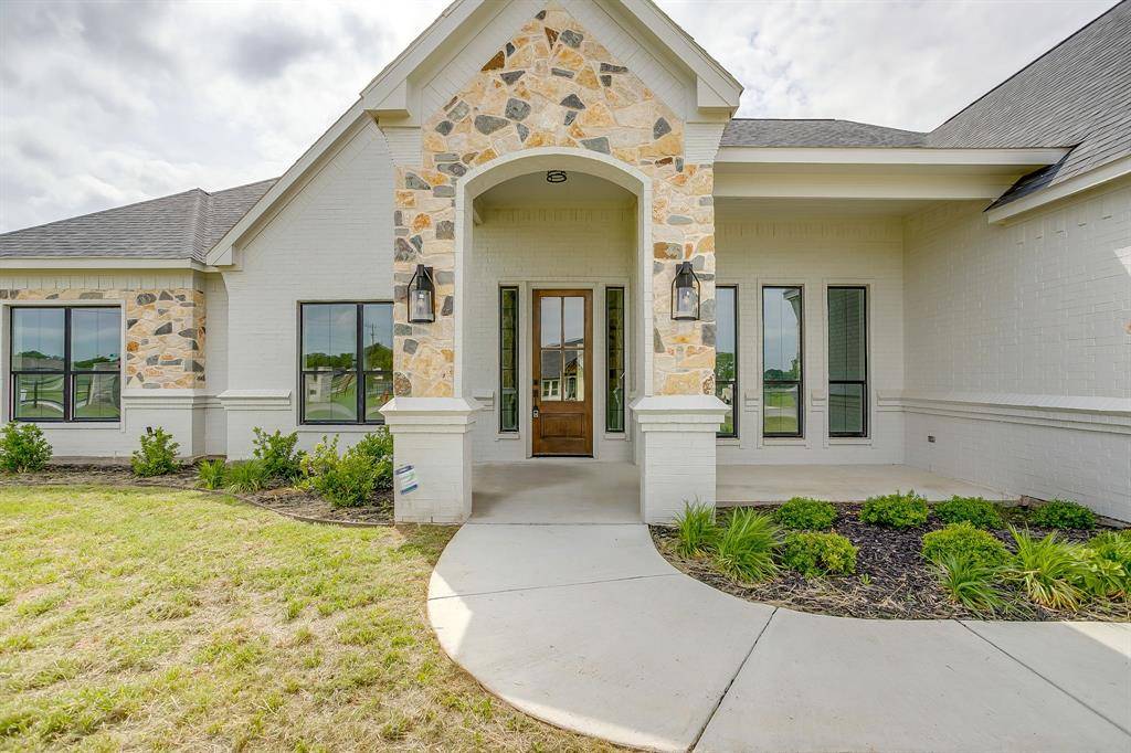 1001 Magnolia Court, Springtown, TX 76082