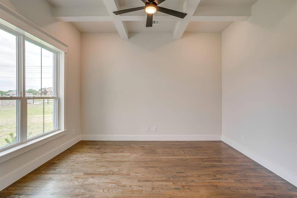 1001 Magnolia Court, Springtown, TX 76082