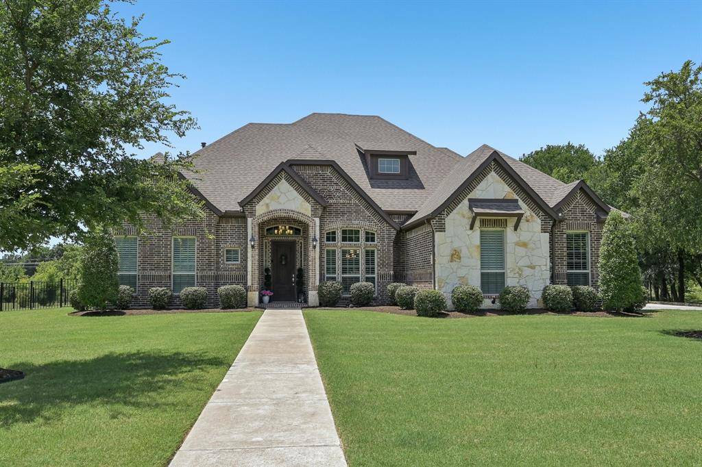 204 Falcon Point Drive, Heath, TX 75032