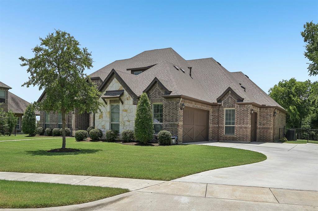 204 Falcon Point Drive, Heath, TX 75032