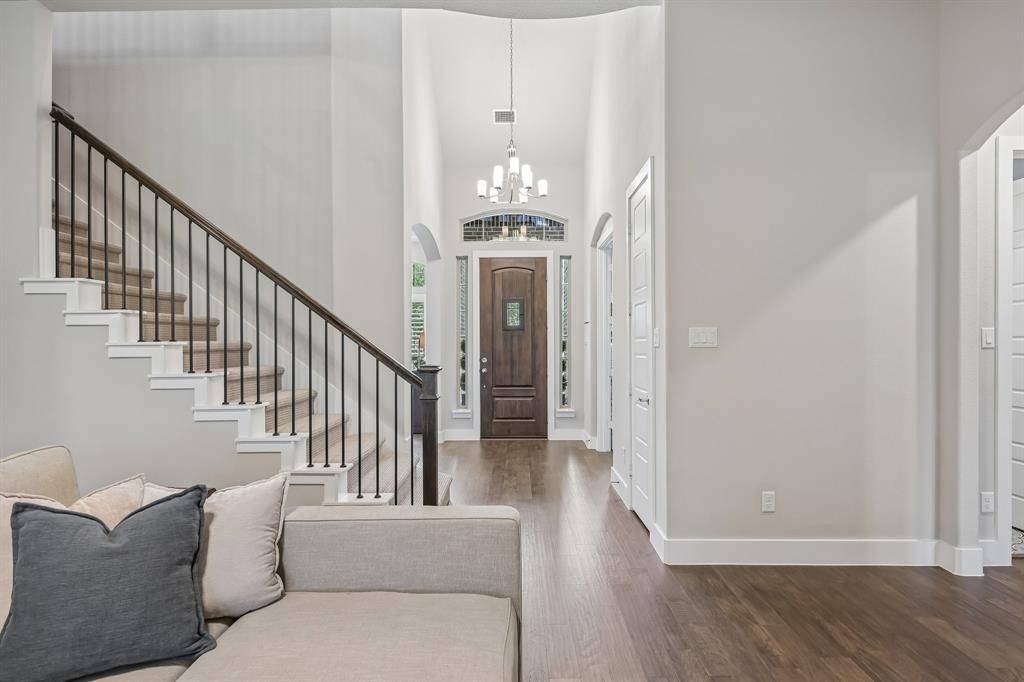 204 Falcon Point Drive, Heath, TX 75032
