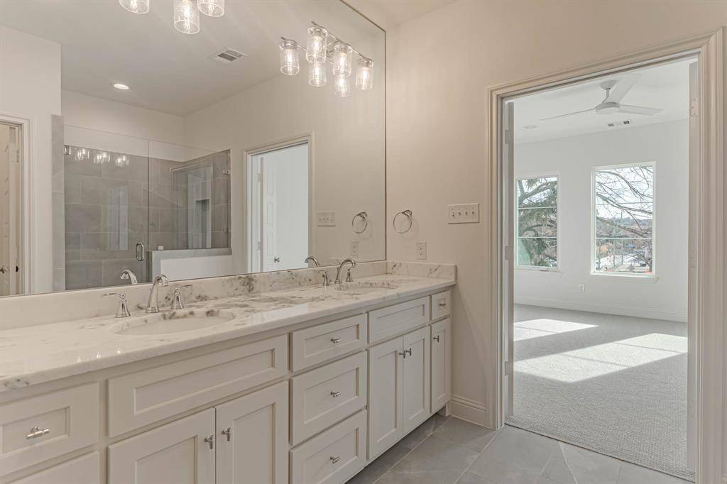 340 Nursery Lane, Fort Worth, TX 76114
