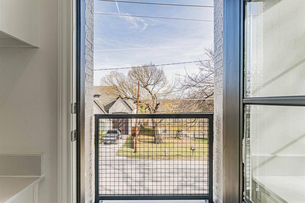 340 Nursery Lane, Fort Worth, TX 76114