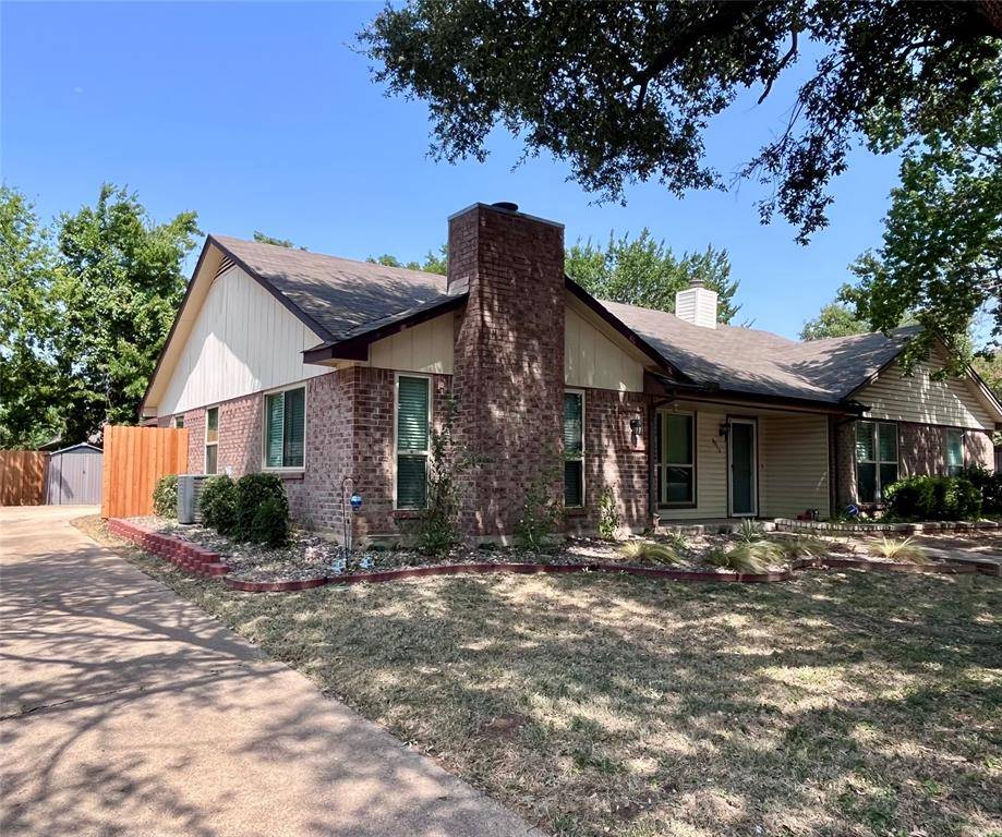 3013 Clover Lane, Euless, TX 76039