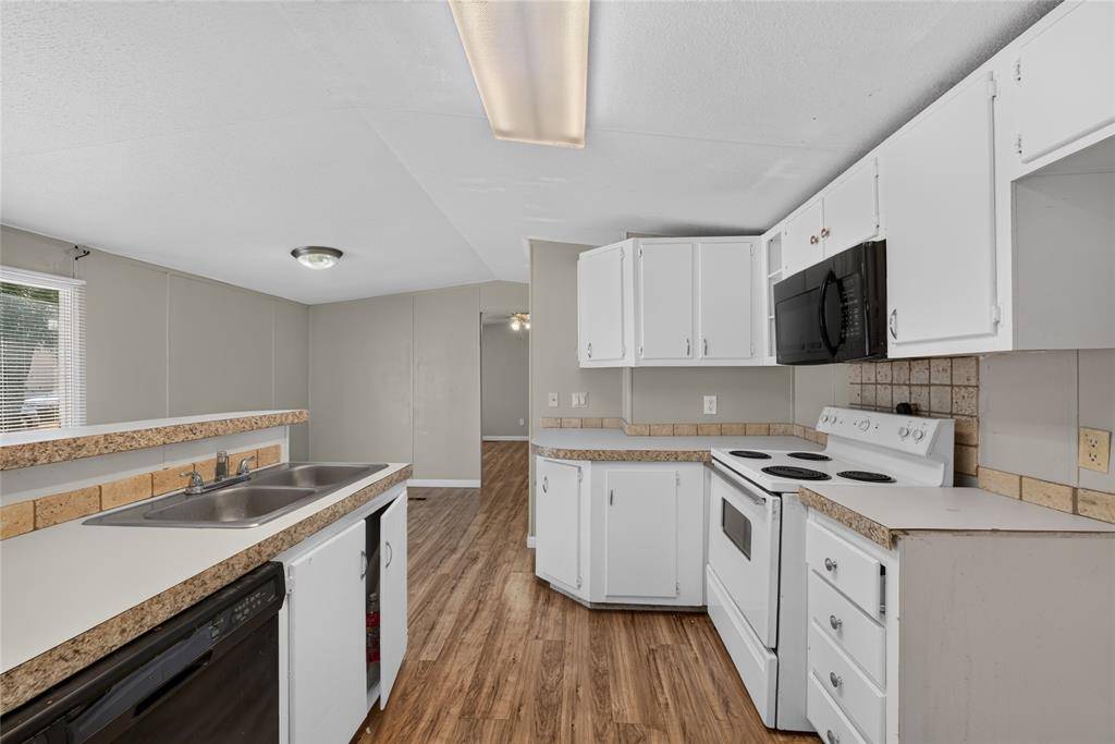 1341 Flying L Lane #10, Mansfield, TX 76063