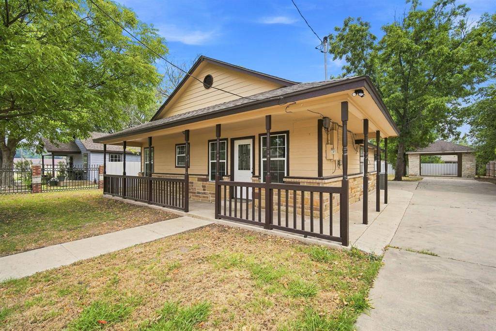 1103 Chase Avenue, Cleburne, TX 76031