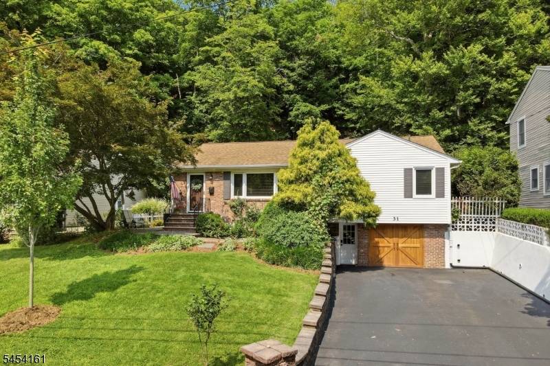 31 Truman Blvd, Oakland Boro, NJ 07436