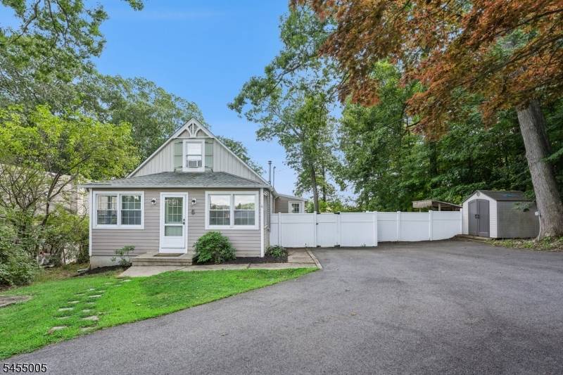 6 Woodlawn Ter, Randolph Twp., NJ 07869