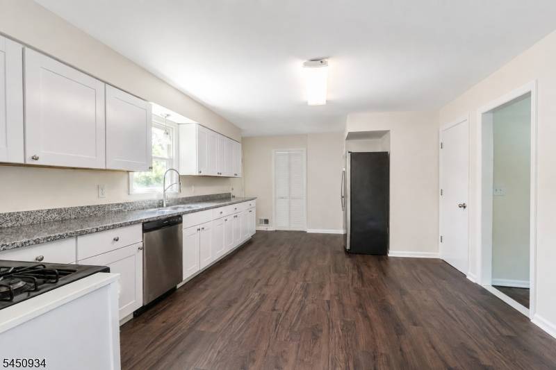 25 Lincoln Ave, Piscataway Twp., NJ 08854