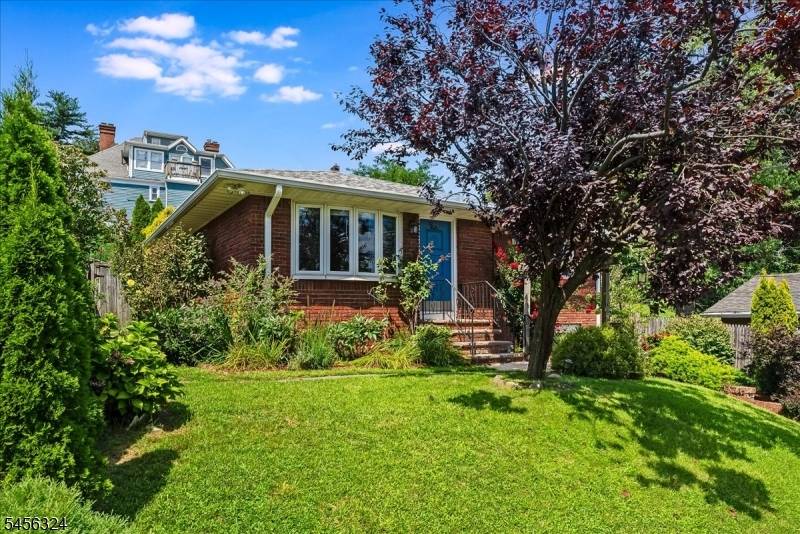 12 Francis Pl, Montclair Twp., NJ 07042