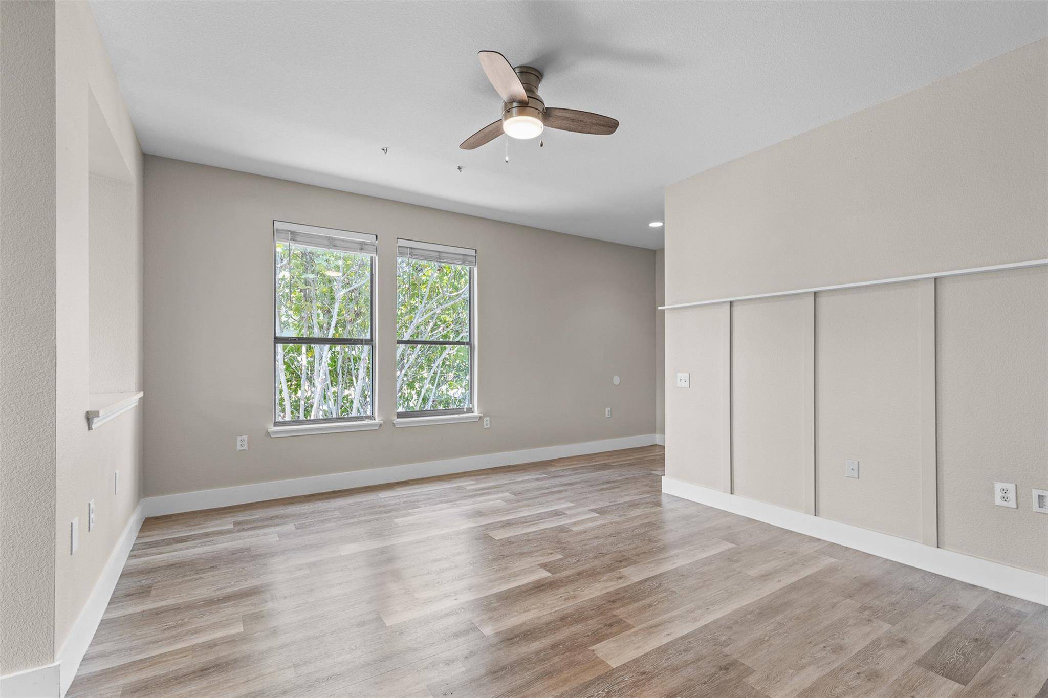 5501 S Hearsey DR, Austin, TX 78744