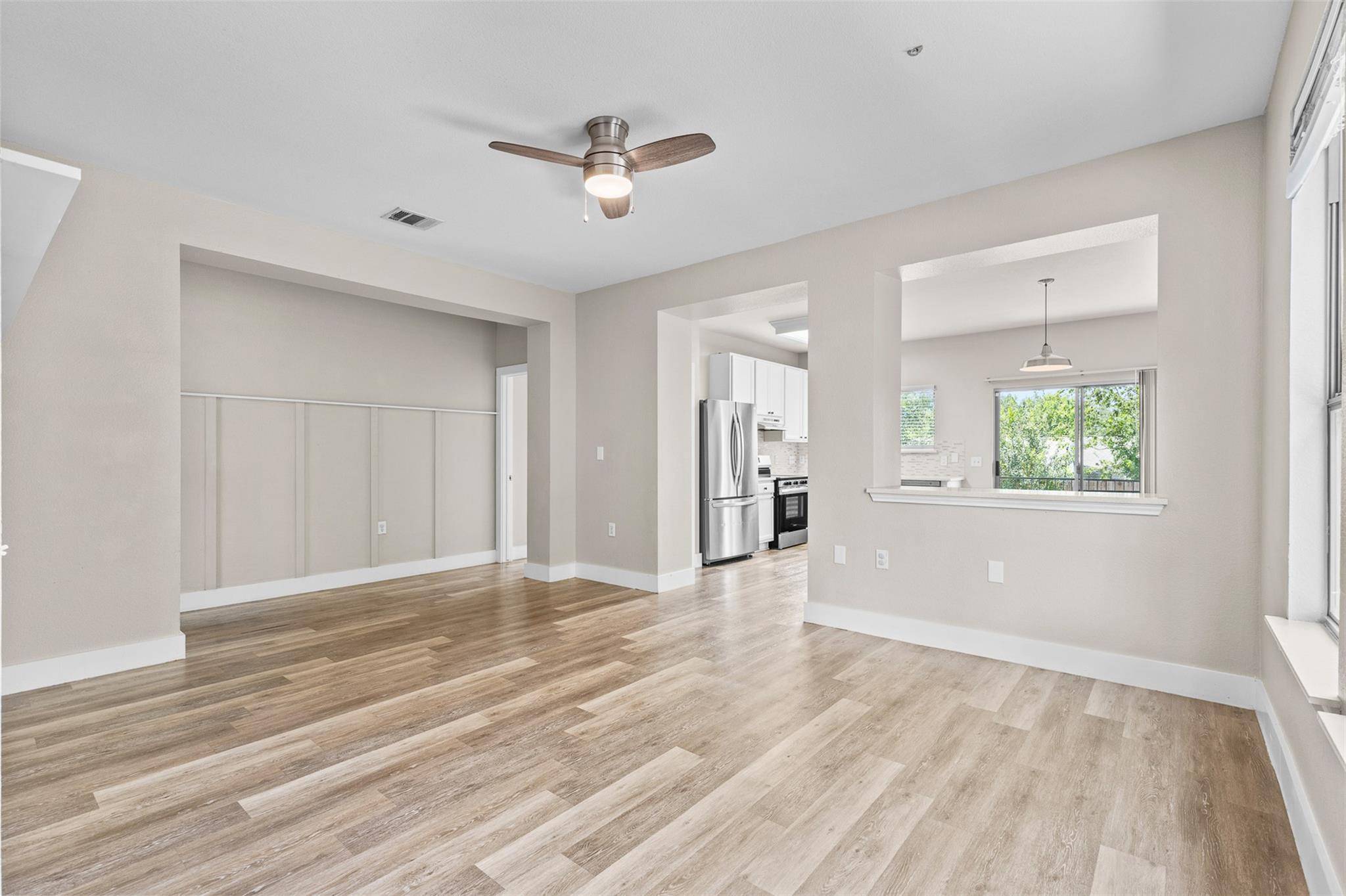 5501 S Hearsey DR, Austin, TX 78744