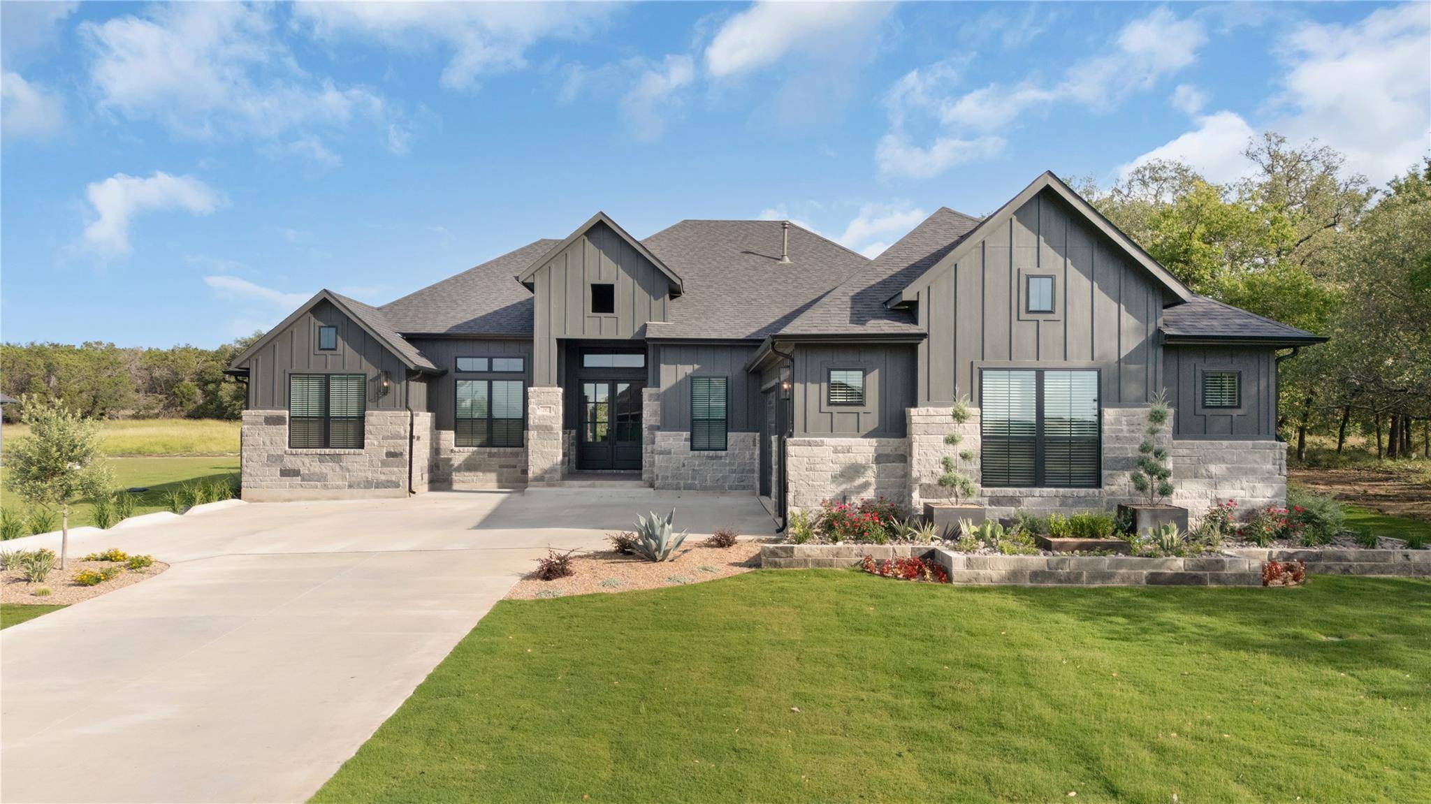 1113 Doelling DR, Florence, TX 76527