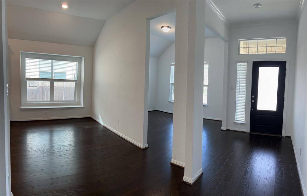 521 Panzano DR, Georgetown, TX 78628