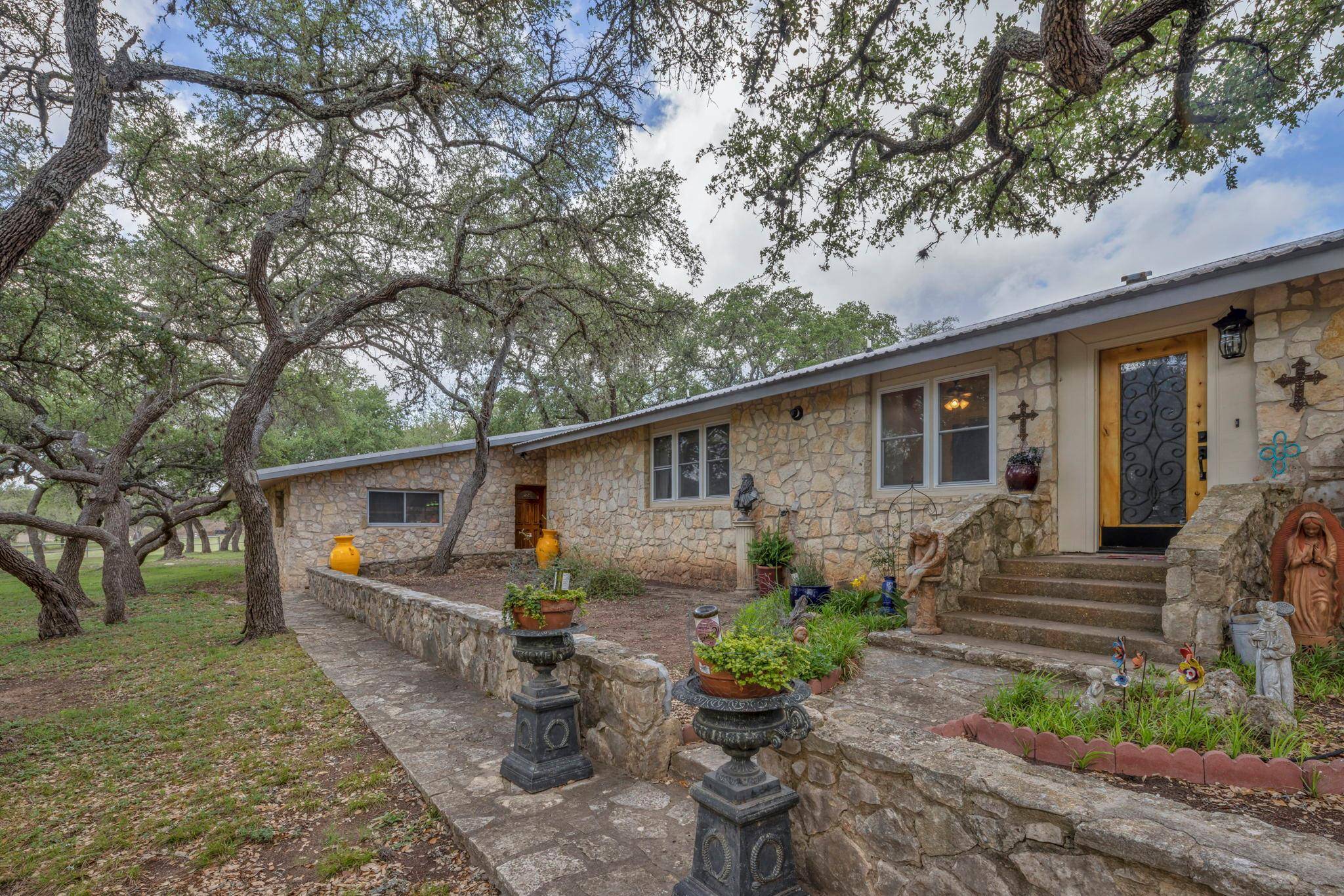 1912 S Us Highway 281 HWY, Johnson City, TX 78636