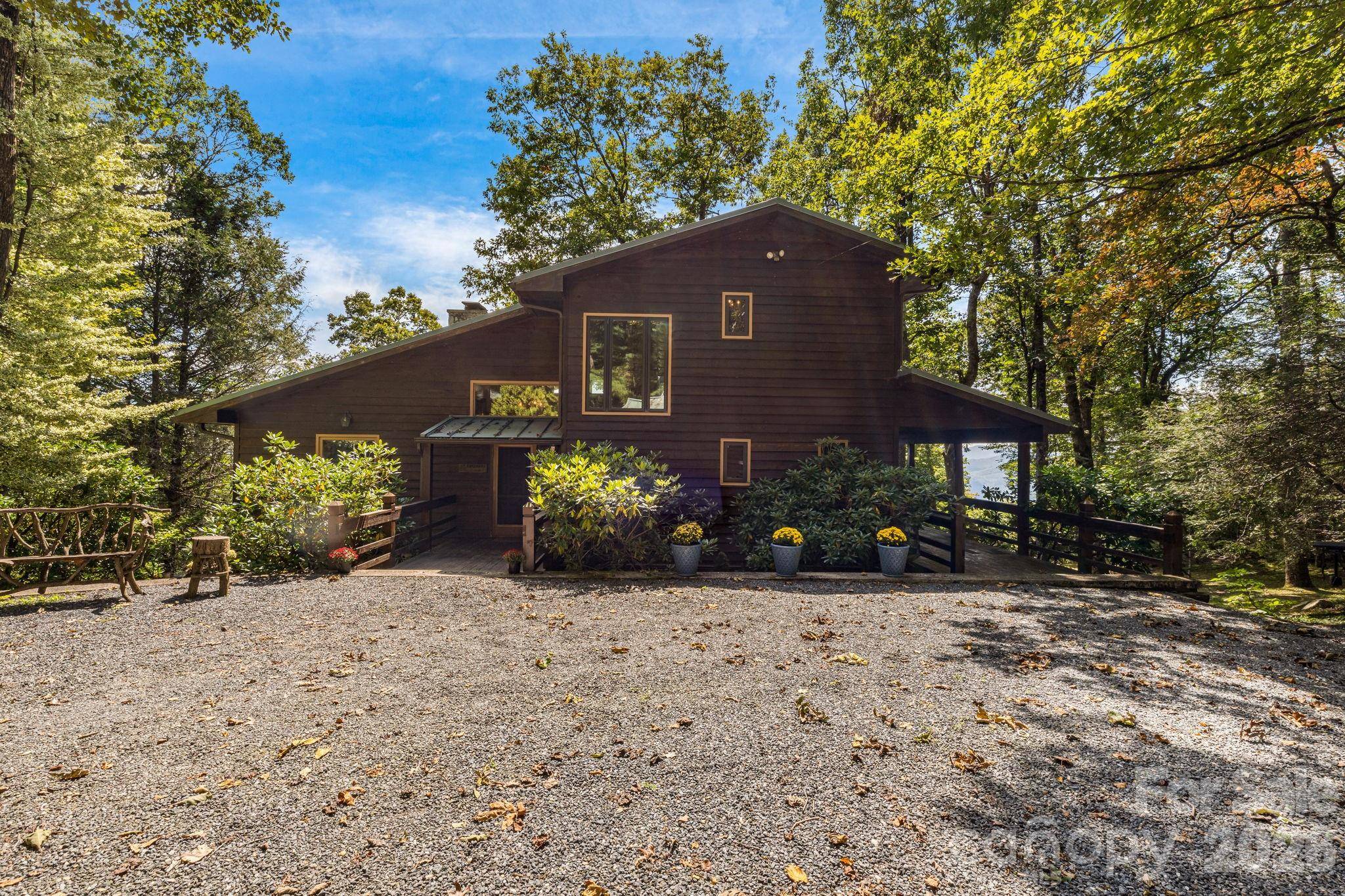 765/764 Osborne Knob RD, Little Switzerland, NC 28752