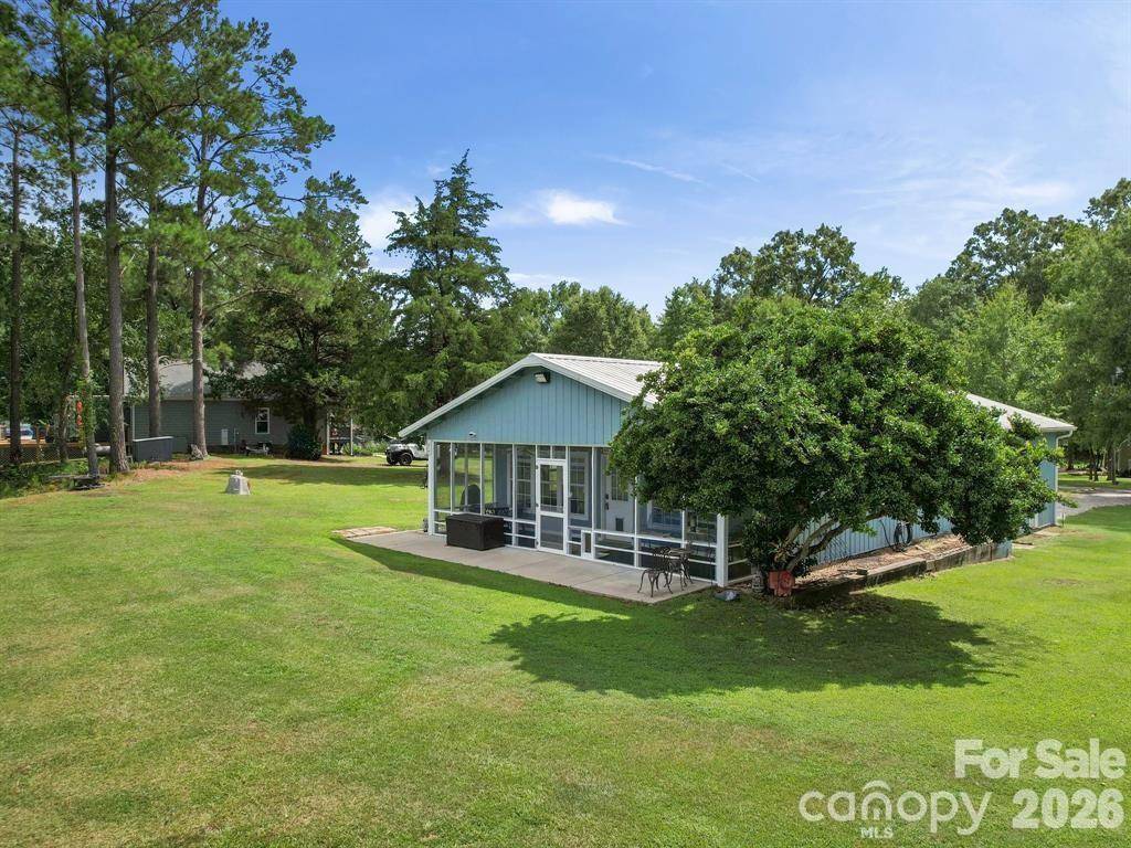 275 S Waters Edge DR, Winnsboro, SC 29180