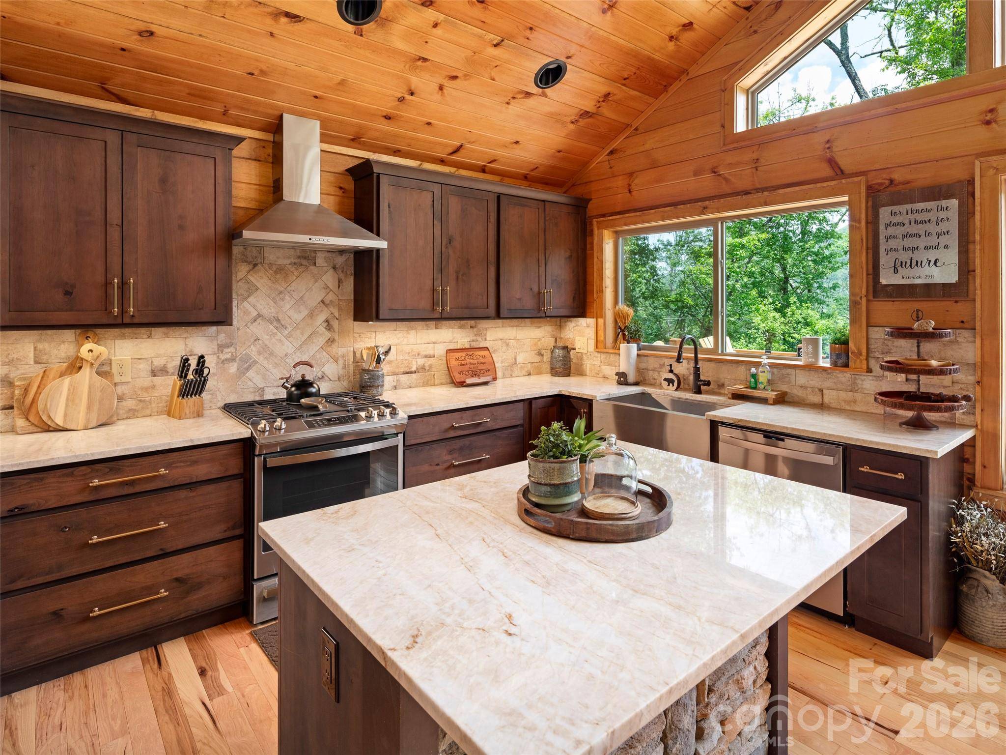 85 Iga TRL, Maggie Valley, NC 28751