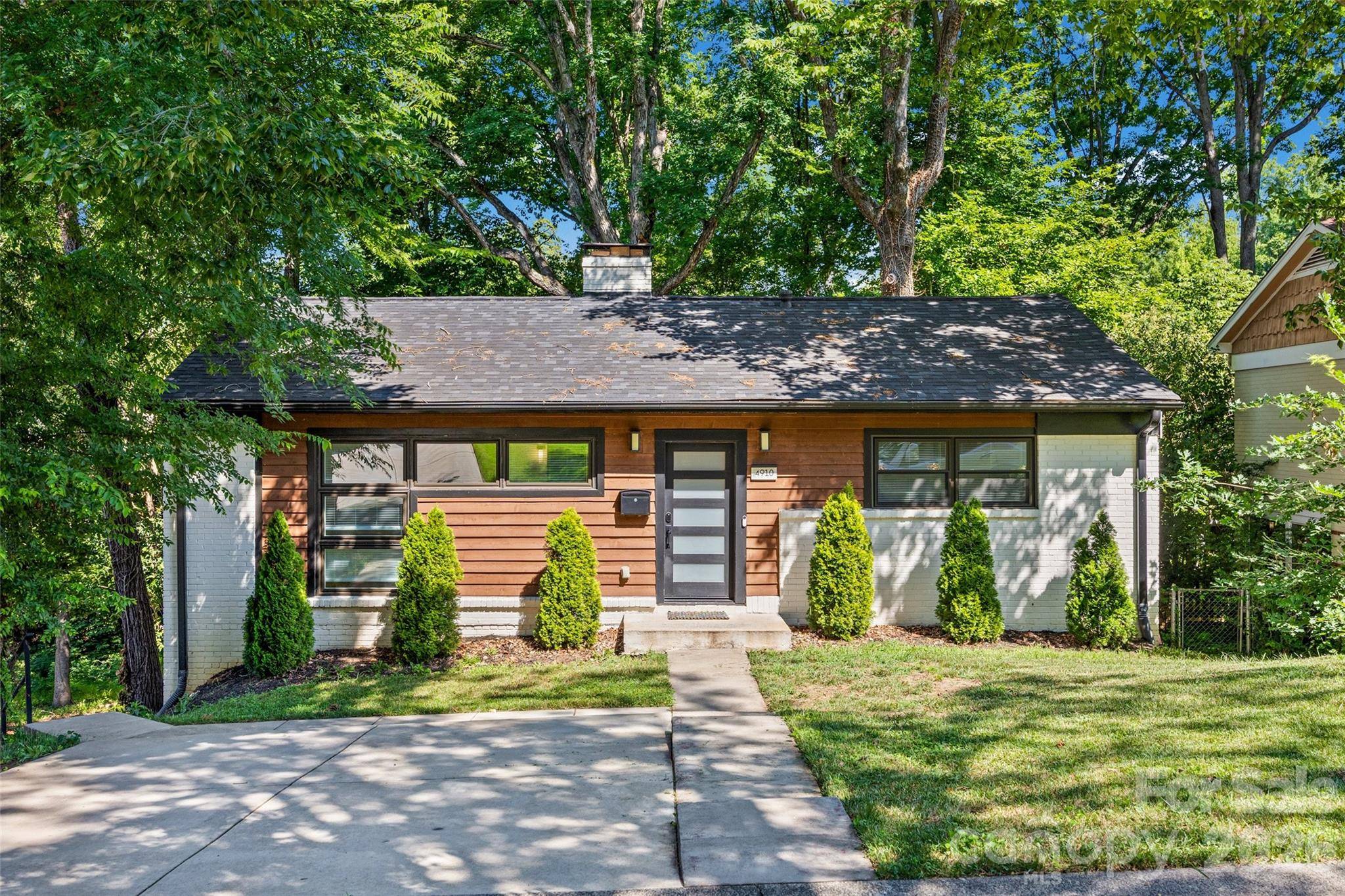 4910 Valley Stream RD, Charlotte, NC 28209