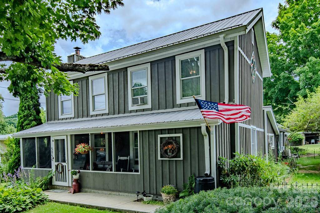 5950 N US 19e HWY, Newland, NC 28657