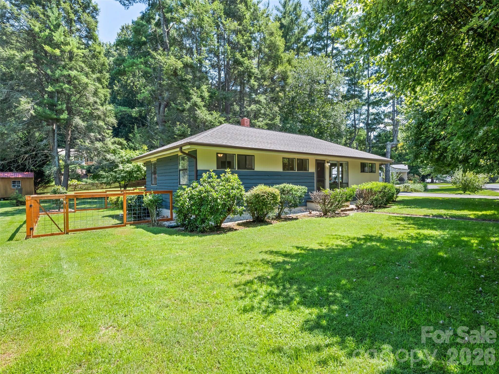 713 Brown AVE, Waynesville, NC 28786